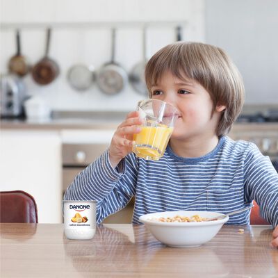 Yogur Danone pack 8 fresa pl&aacute;tano macedonia tarta queso