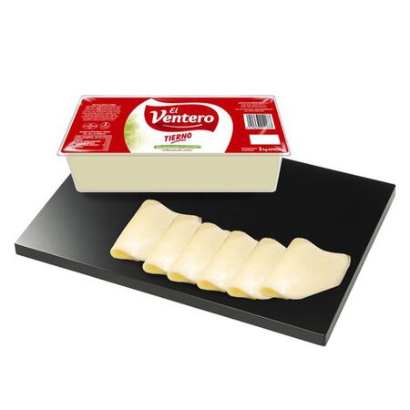 Queso tierno mezcla elaborado con leche pasteurizada en barra El Ventero