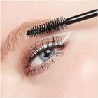 M&aacute;scara de pesta&ntilde;as Rimmel Scandaleyes Volumen Negro 001