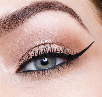 Delineador de ojos Maybelline hyper precise matte