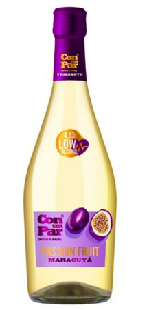 Bebida aromatizadacon un par mar acuya