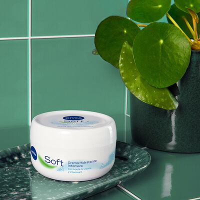Crema hidratante Nivea 200 ml Soft Cara, Cuerpo Y Manos