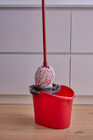 Cubo de fregar con escurridor Vileda color rojo