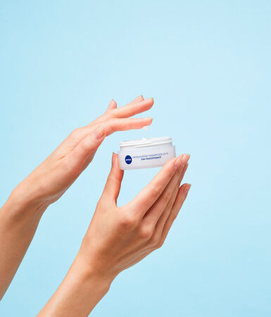 Crema facial de d&iacute;a Nivea visage 50ml para piel normal o mixta