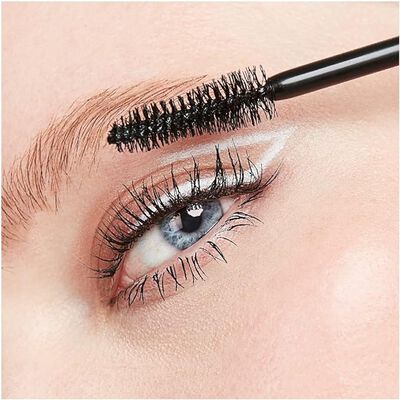 M&aacute;scara de pesta&ntilde;as Rimmel Scandaleyes Volumen Negro 001