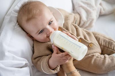 Biber&oacute;n silicona Tigex 300ml desde 6 meses