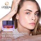 Crema facial de d&iacute;a con filtro protector factor 50 L'Or&eacute;al Revitalift 50ml