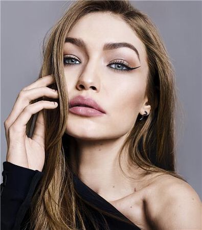 Delineador de ojos Maybelline hyper precise matte