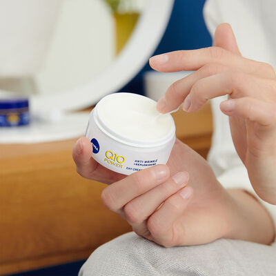 Crema facial de d&iacute;a Nivea Q10 50ml power SPF 30 antiarrugas