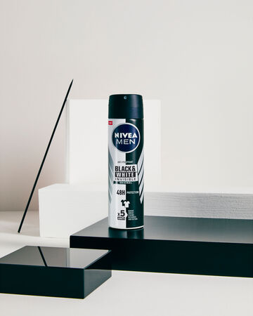Desodorante en spray Nivea men 200ml invisible ropa blanca y negra