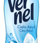 Suavizante con 55 lavados Vernel cielo azul